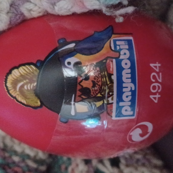 PLAYMOBILE eggs, Pirate's of the Caribbean inflatable sword 😋 - Picture 2 of 8